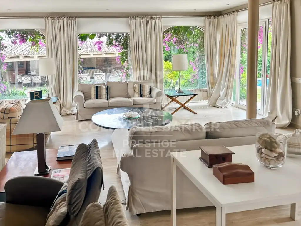 Living room of Houses for sale in El Masnou  with Swimming Pool