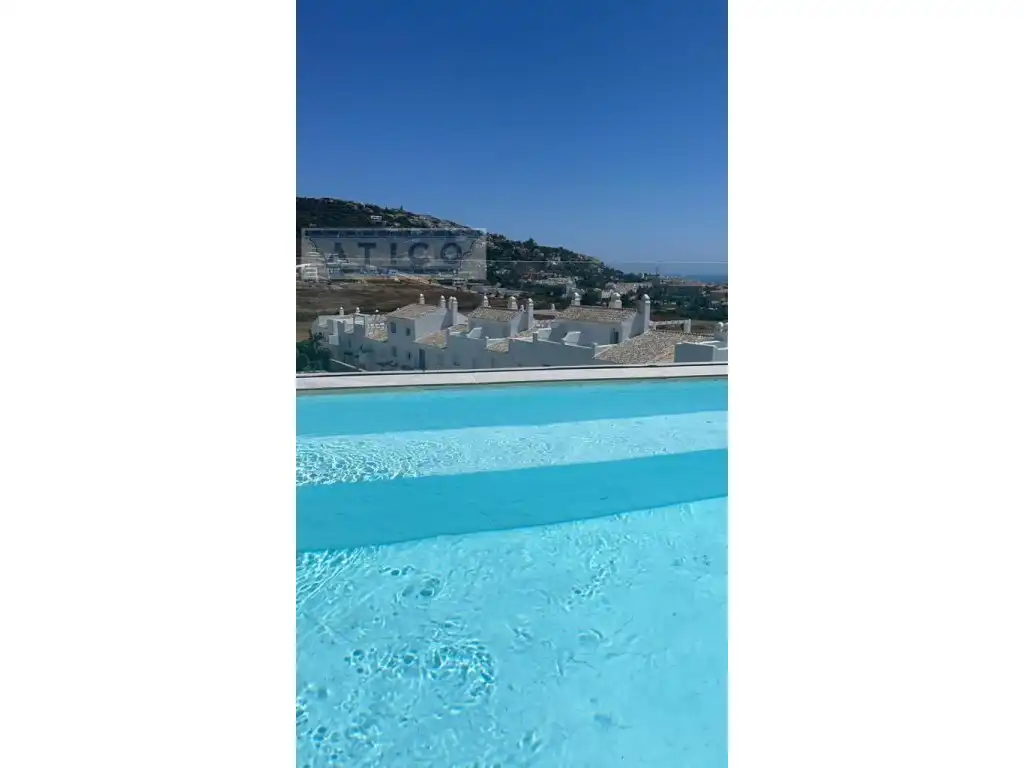 Piscina de Casa adosada en venda en Zahara de los Atunes amb Aire condicionat i Moblat