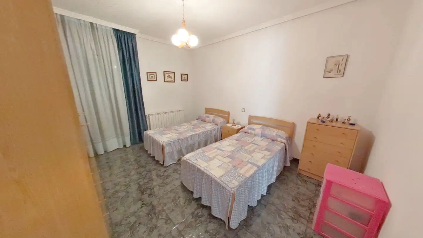 Habitación de Piso en venta en Navahermosa con Calefacción, Terraza y Amueblado