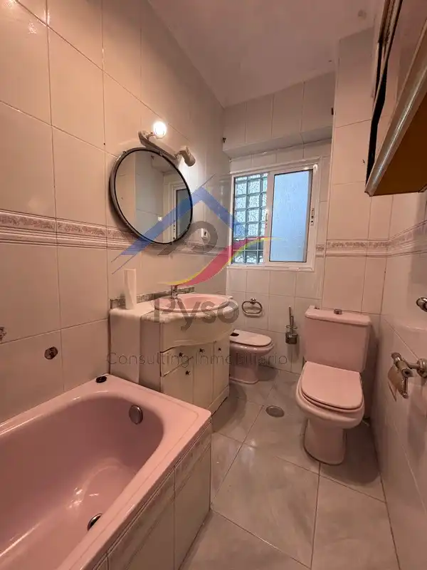 Bathroom of Flat for sale in Santander  with Heating, Parquet flooring and Oven