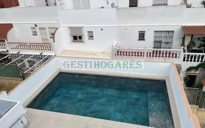 Piscina de Casa o xalet en venda en Chiclana de la Frontera