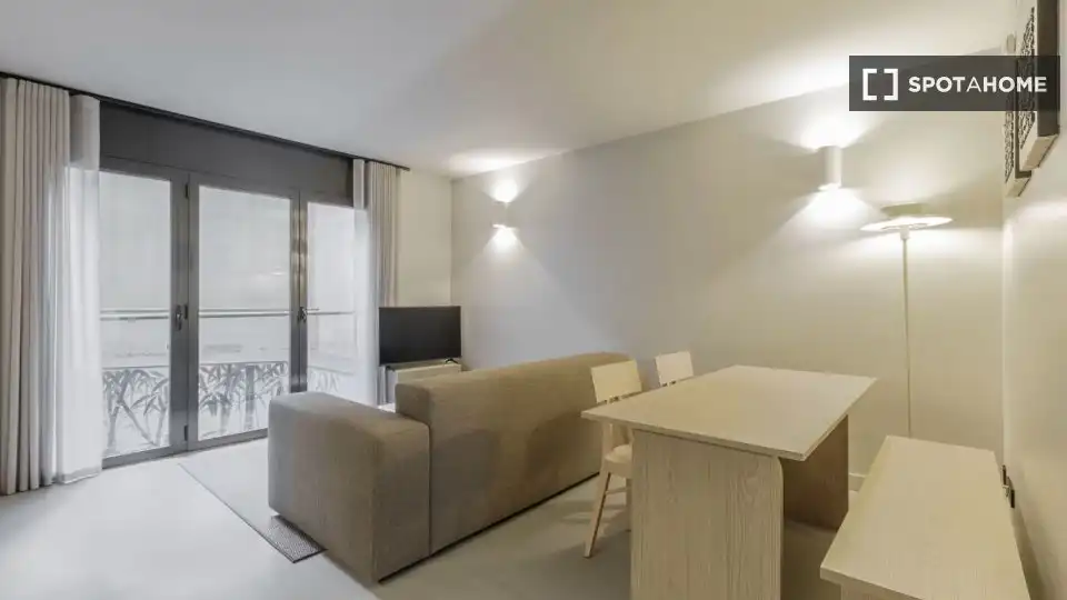 Piso con terraza en alquiler en Eixample, imagen 6