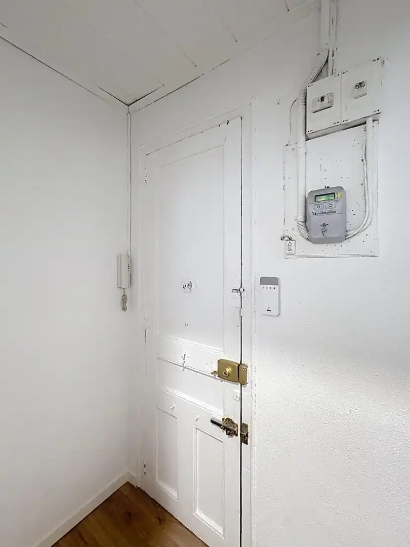 Flat for sale in Barcelona  with Furnished and Alarm