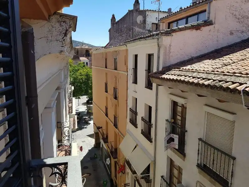 Außenansicht von Maisonette zum Verkauf in Plasencia mit Klimaanlage, Heizung und Privatgarten