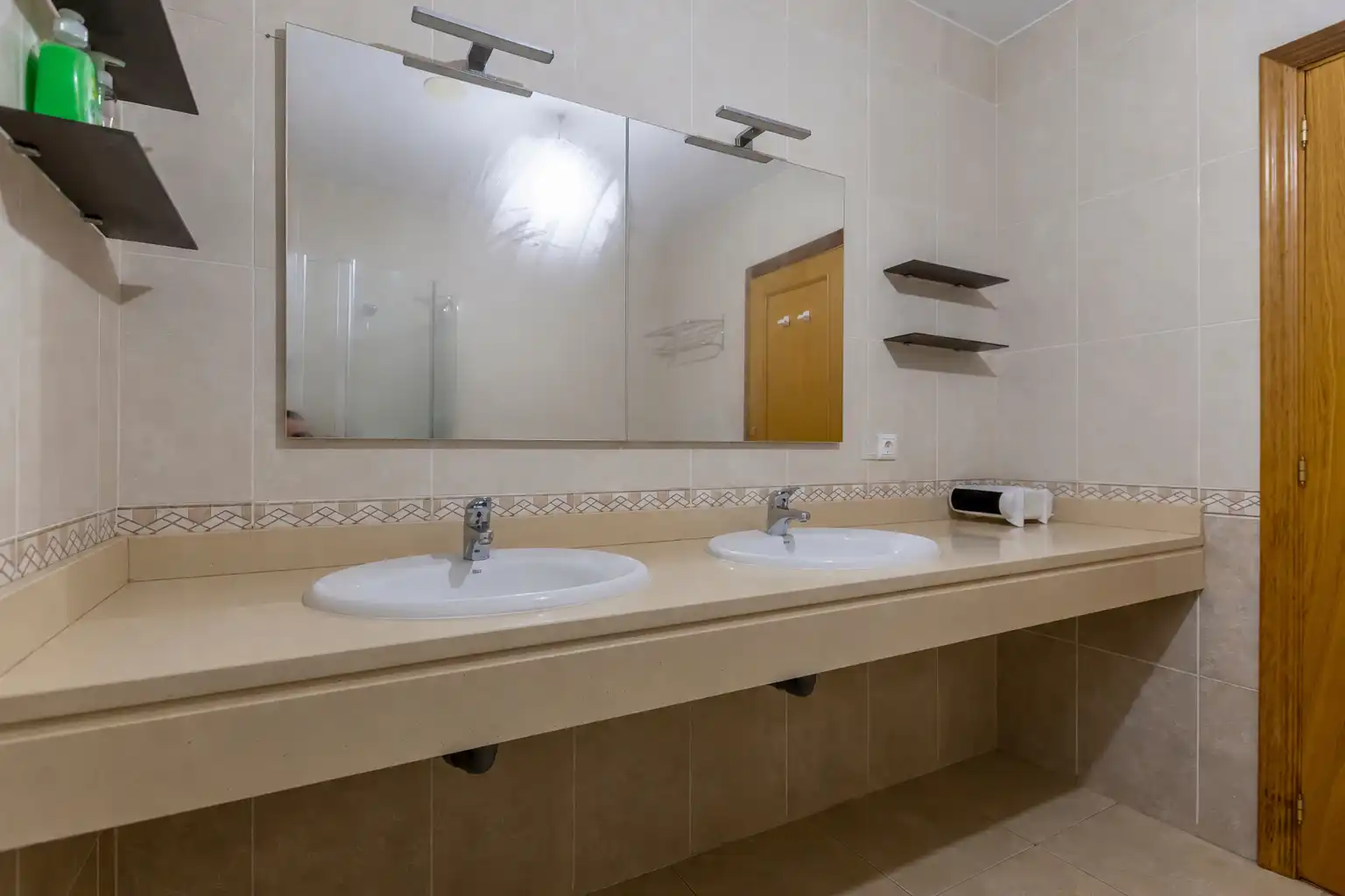Badezimmer von Haus oder Chalet zum Verkauf in Sanxenxo mit Heizung, Privatgarten und Parkett