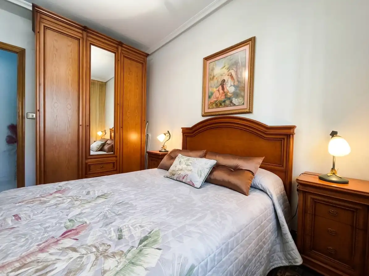 Habitación de Piso en venta en Verín con Calefacción, Trastero y Amueblado