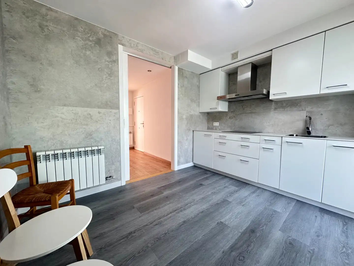 Cuina de Pis de lloguer en Santiago de Compostela  amb Calefacció, Parquet i Forn