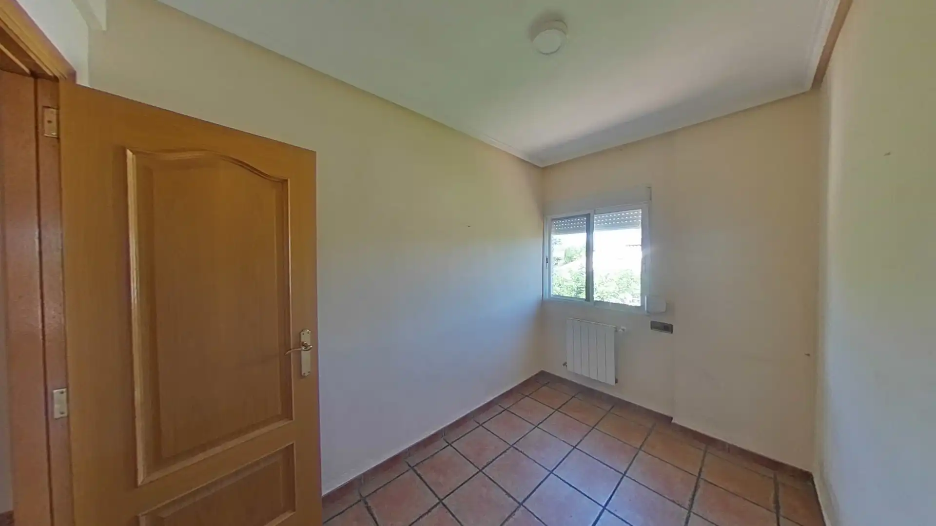Dormitori de Casa o xalet en venda en Chiva amb Calefacció, Jardí privat i Terrassa