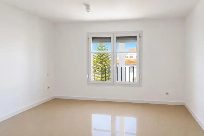 Piso con piscina en venta en San Luis de Sabinillas, imagen 9