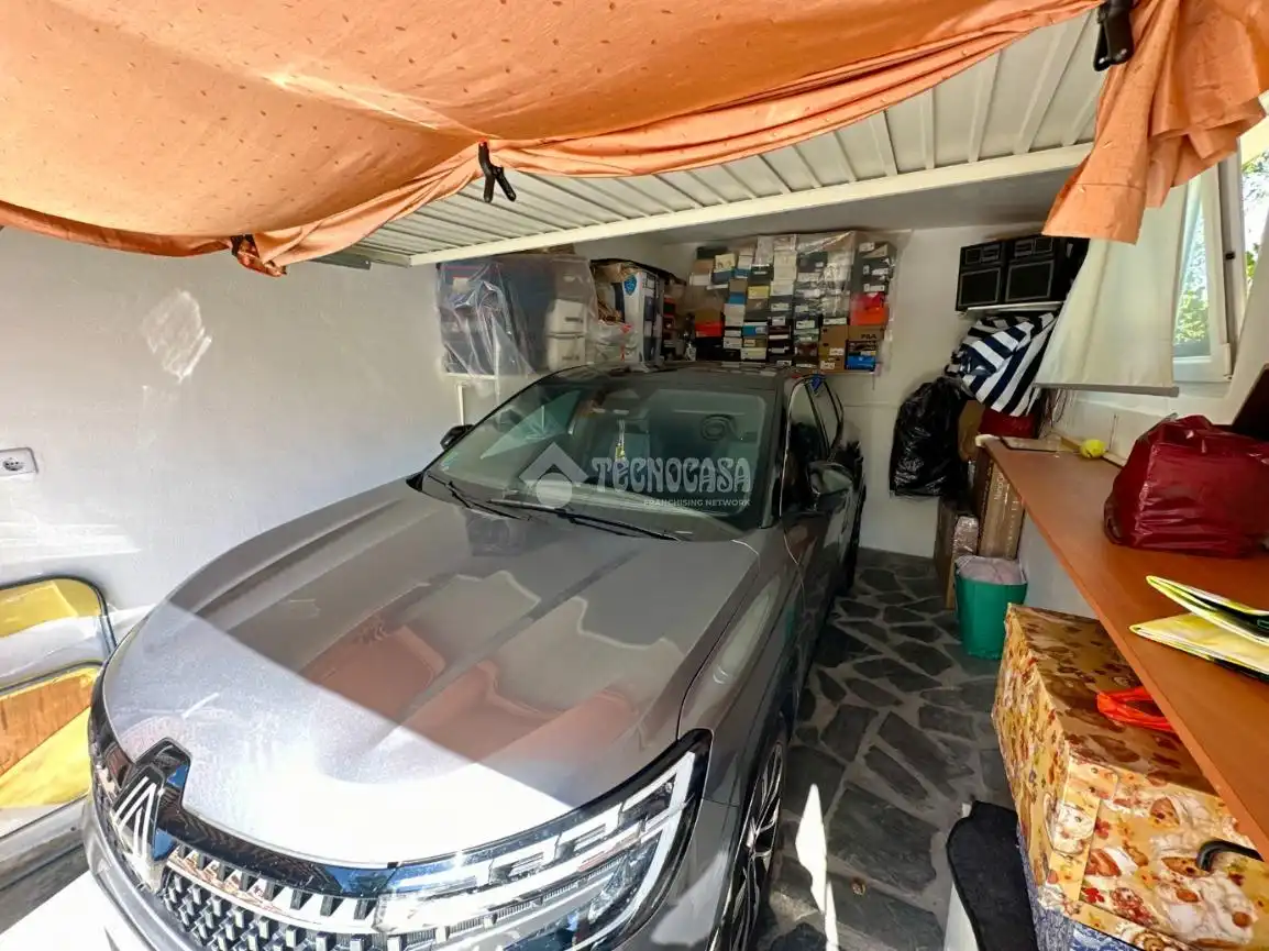 Aparcament de Casa o xalet en venda en Pioz amb Aire condicionat, Calefacció i Moblat