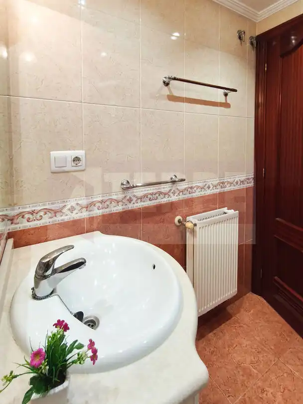 Bathroom of Flat for sale in Errenteria  with Heating, Furnished and Balcony