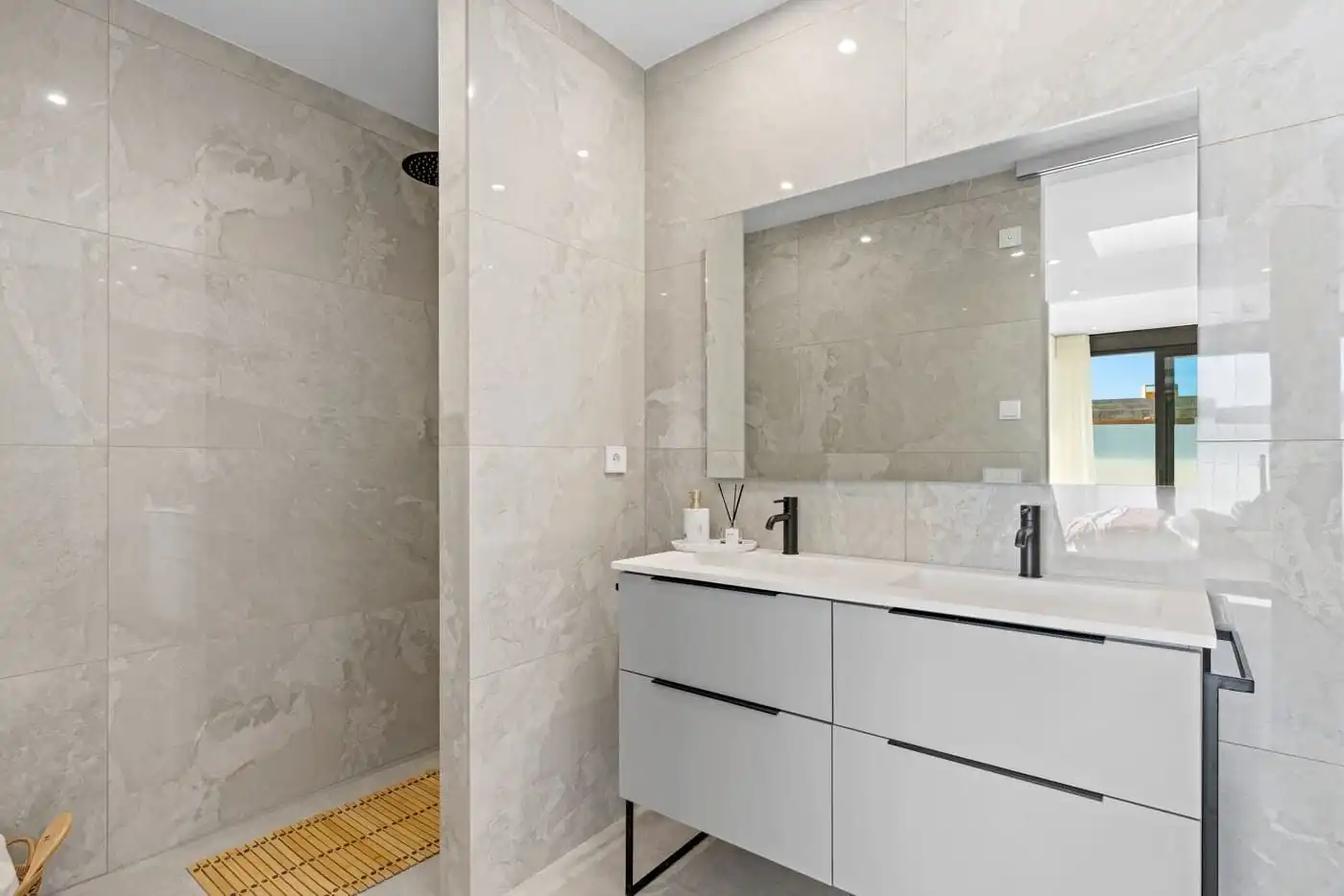 Bathroom of Houses for sale in Polop