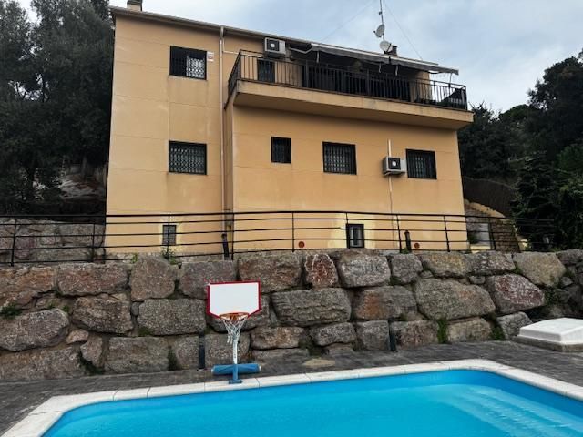 Swimming pool of House or chalet for sale in Sant Cebrià de Vallalta  with Private garden, Terrace and Swimming Pool
