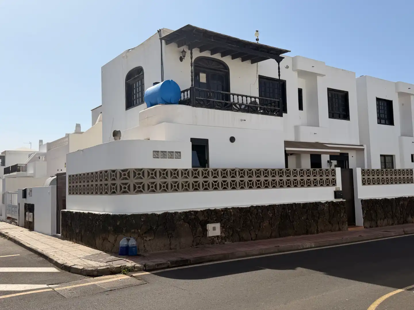 Außenansicht von Wohnung zum Verkauf in San Bartolomé mit Balkon