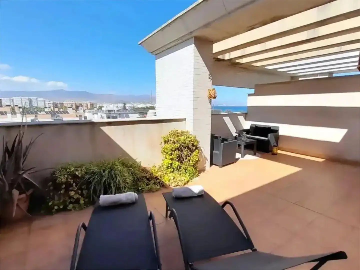 Terrasse von Wohnung zur Miete in Málaga Capital mit Klimaanlage, Schwimmbad und Balkon