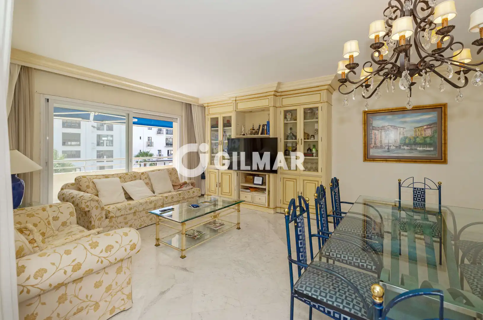 Living room of Apartments for sale in Marbella  with Heating, Swimming Pool and Balcony