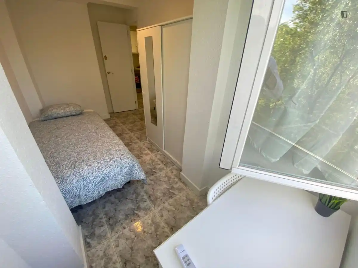 Room in Los Rosales