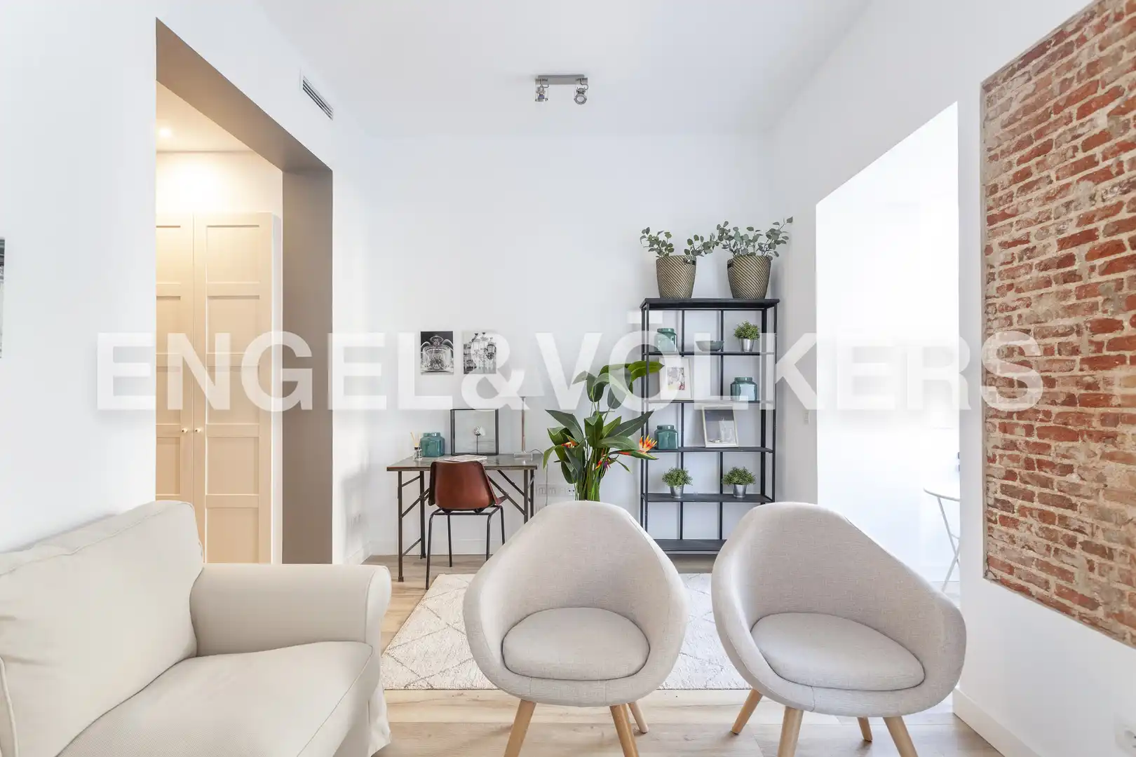 Living room of Flat for rent in Madrid  with Air Conditioner, Heating and Storage room