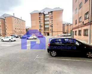 Aparcament de Pis en venda en Oviedo  amb Traster