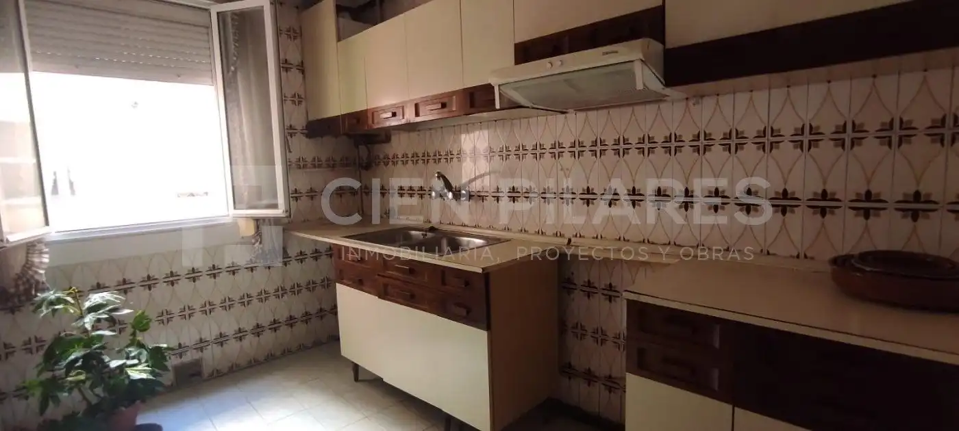Kitchen of Flat for sale in  Logroño
