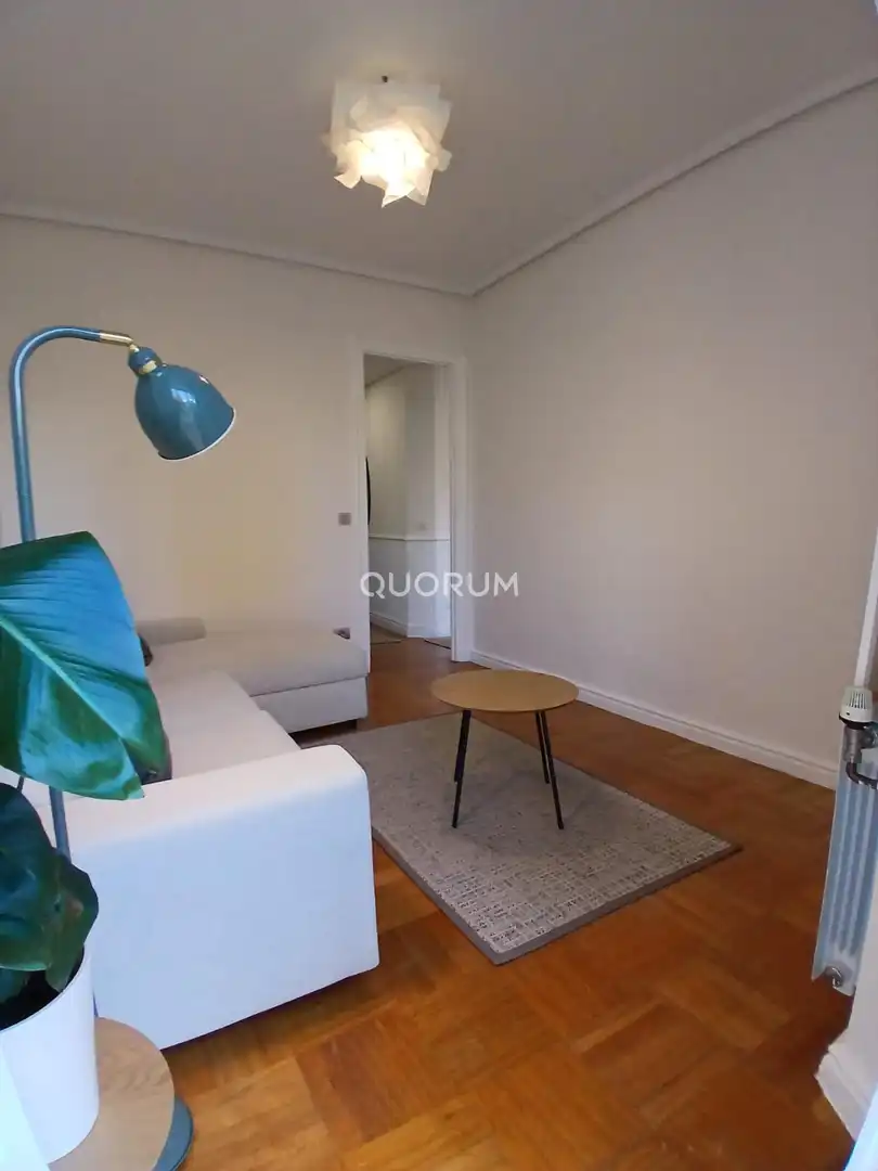 Sala de estar de Piso en venta en Bilbao  con Calefacción y Balcón