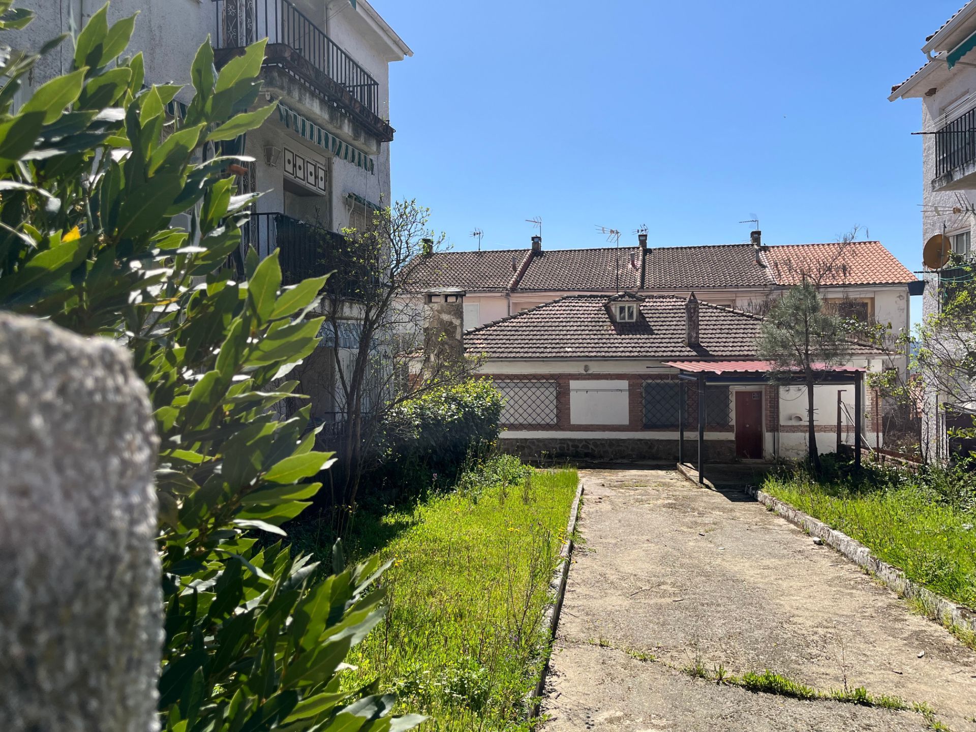 Exterior view of House or chalet for sale in Lanzahíta  with Private garden and Terrace