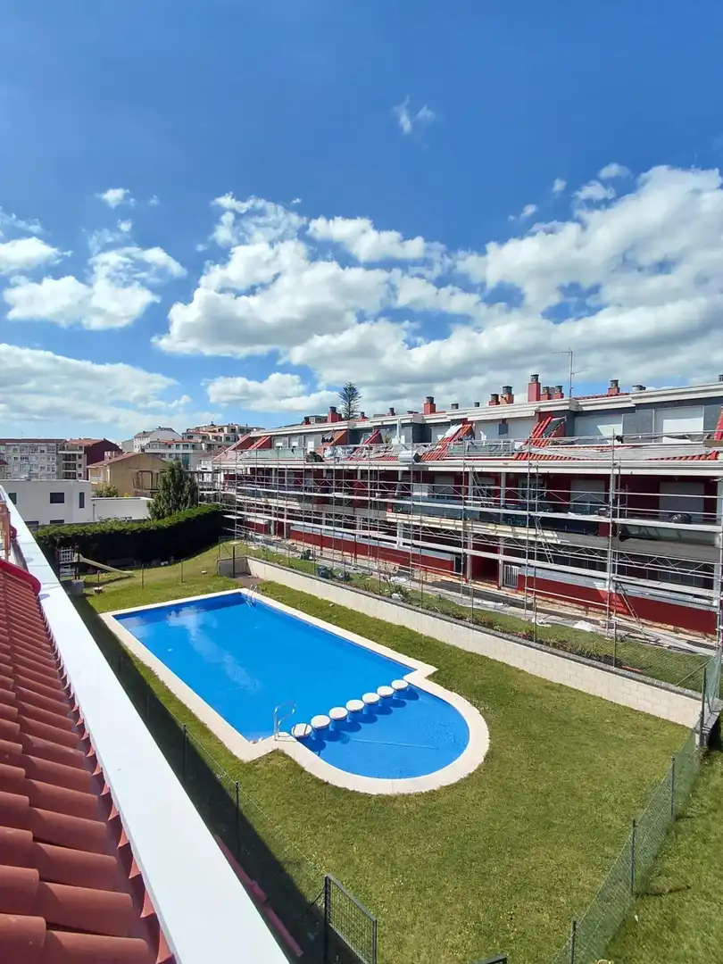Piscina de Piso en venta en Vilagarcía de Arousa con Calefacción, Jardín privado y Terraza