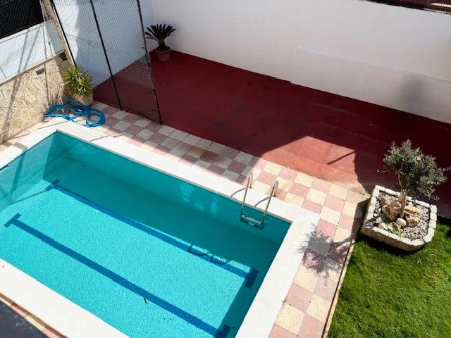 Piscina de Casa o xalet en venda en Montcada i Reixac amb Aire condicionat, Calefacció i Jardí privat