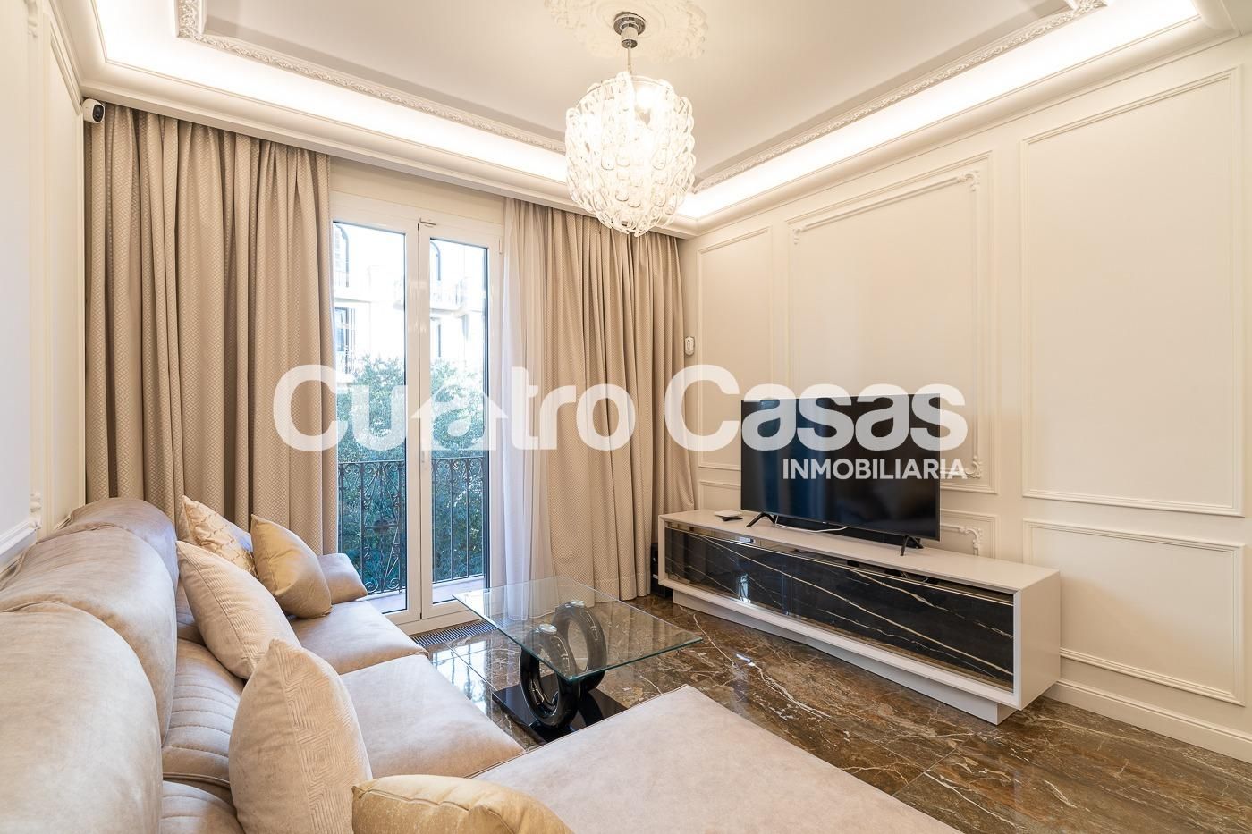 Sala d'estar de Pis en venda en  Barcelona Capital amb Aire condicionat, Balcó i Alarma