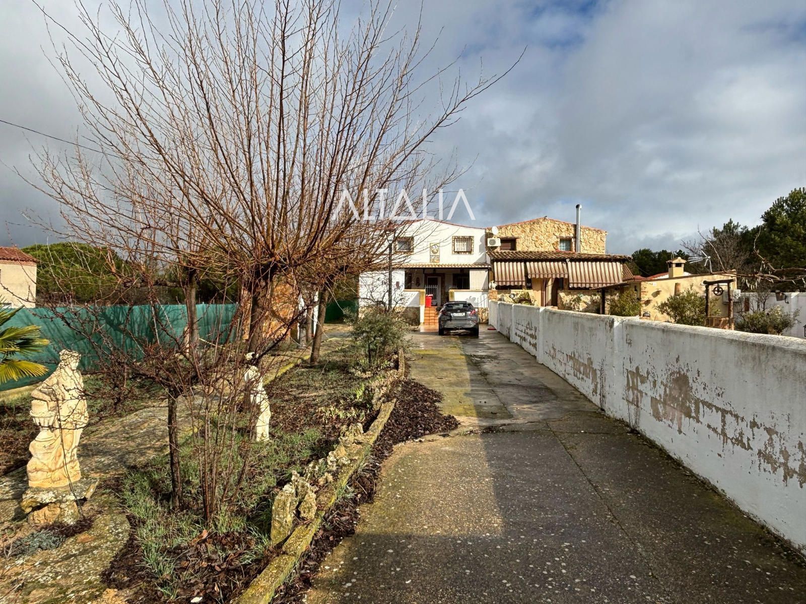 Casa o xalet en venda en Cardenete amb Calefacció, Jardí privat i Traster