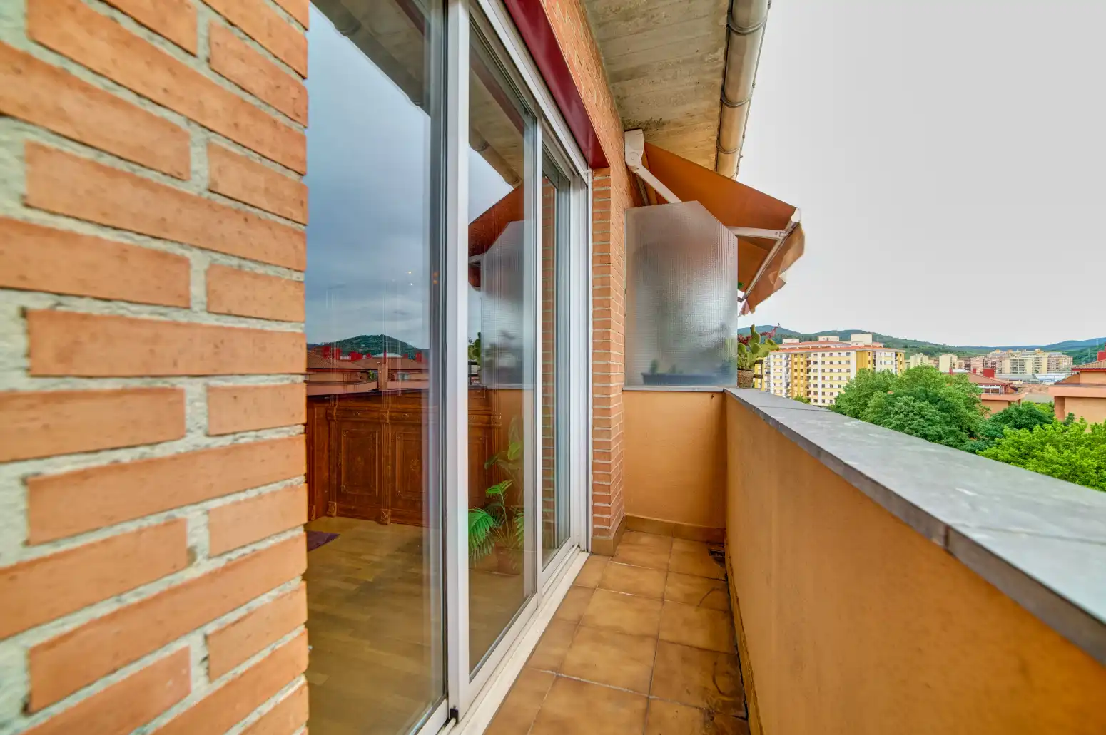 Terraza de Piso en venta en Burlada / Burlata con Calefacción, Parquet y Terraza