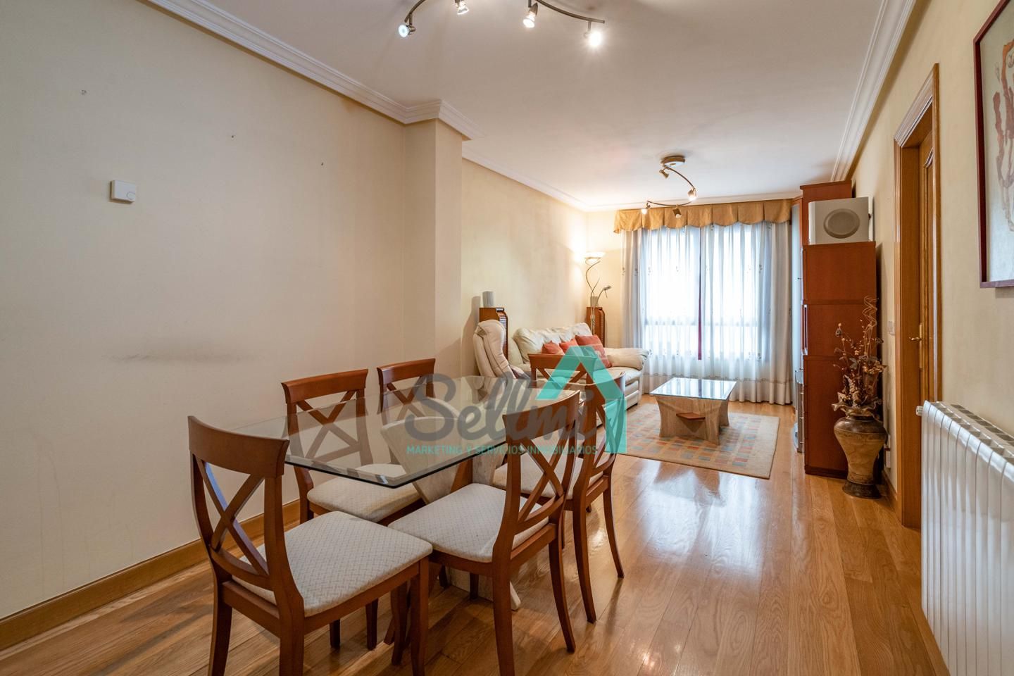 Dining room of Flat for sale in Oviedo   with Heating, Parquet flooring and Furnished
