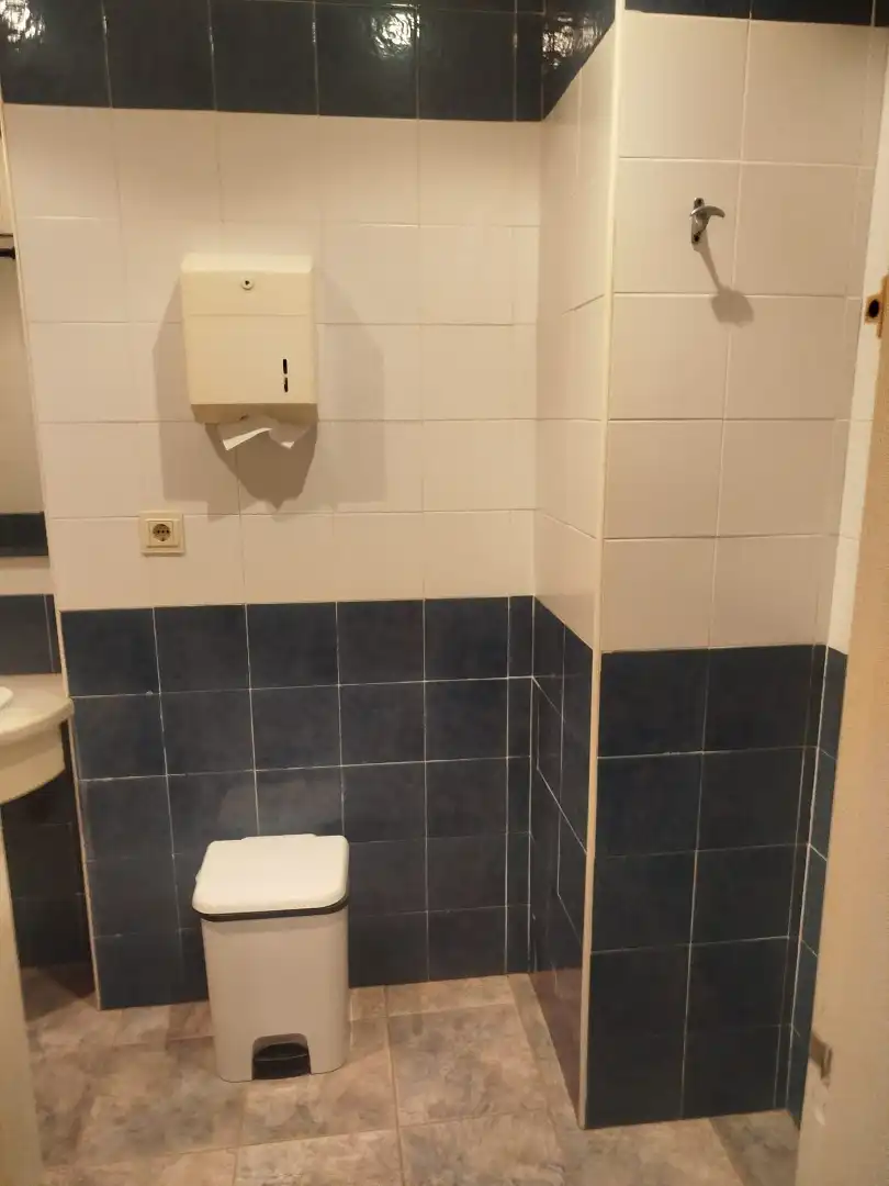 Badezimmer von Geschaftsraum zum Verkauf in Salobreña mit Möbliert
