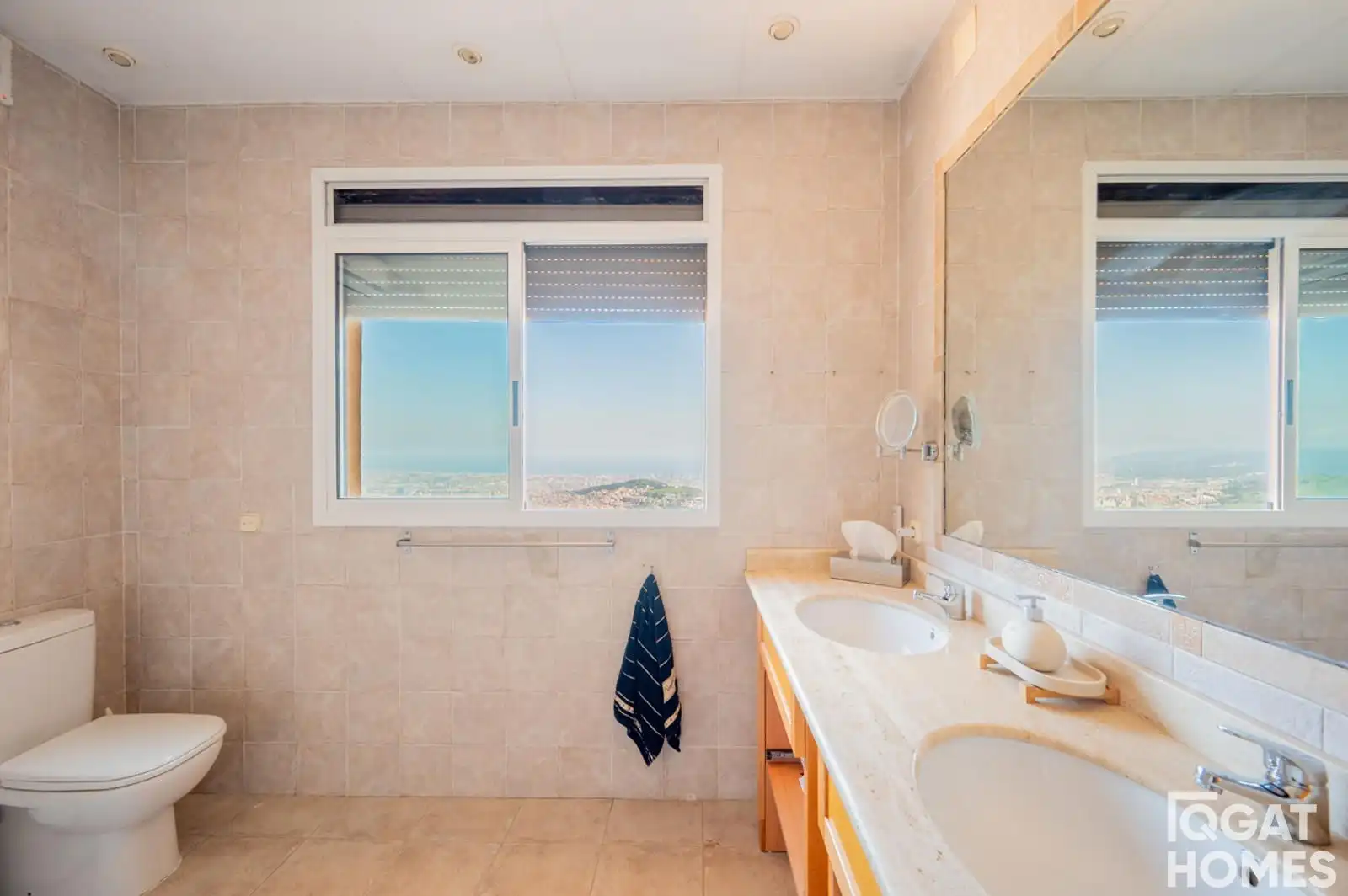 Bany de Casa o xalet en venda en Barcelona amb Aire condicionat, Calefacció i Jardí privat