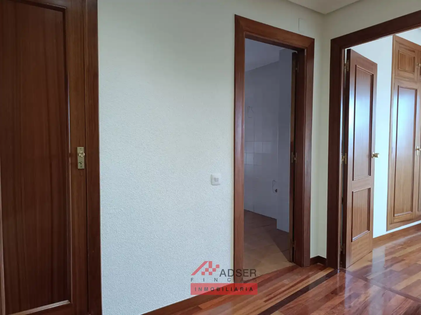Piso de alquiler en  Logroño con Calefacción, Parquet y Terraza