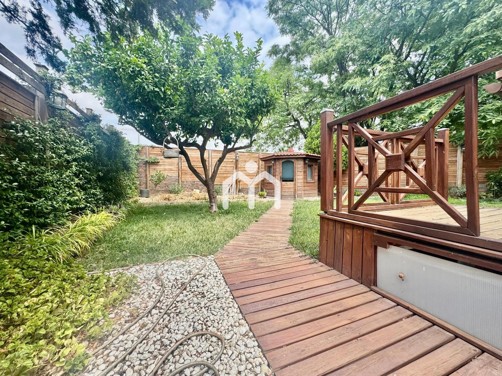 Jardí de Casa o xalet en venda en Badalona amb Aire condicionat, Calefacció i Jardí privat