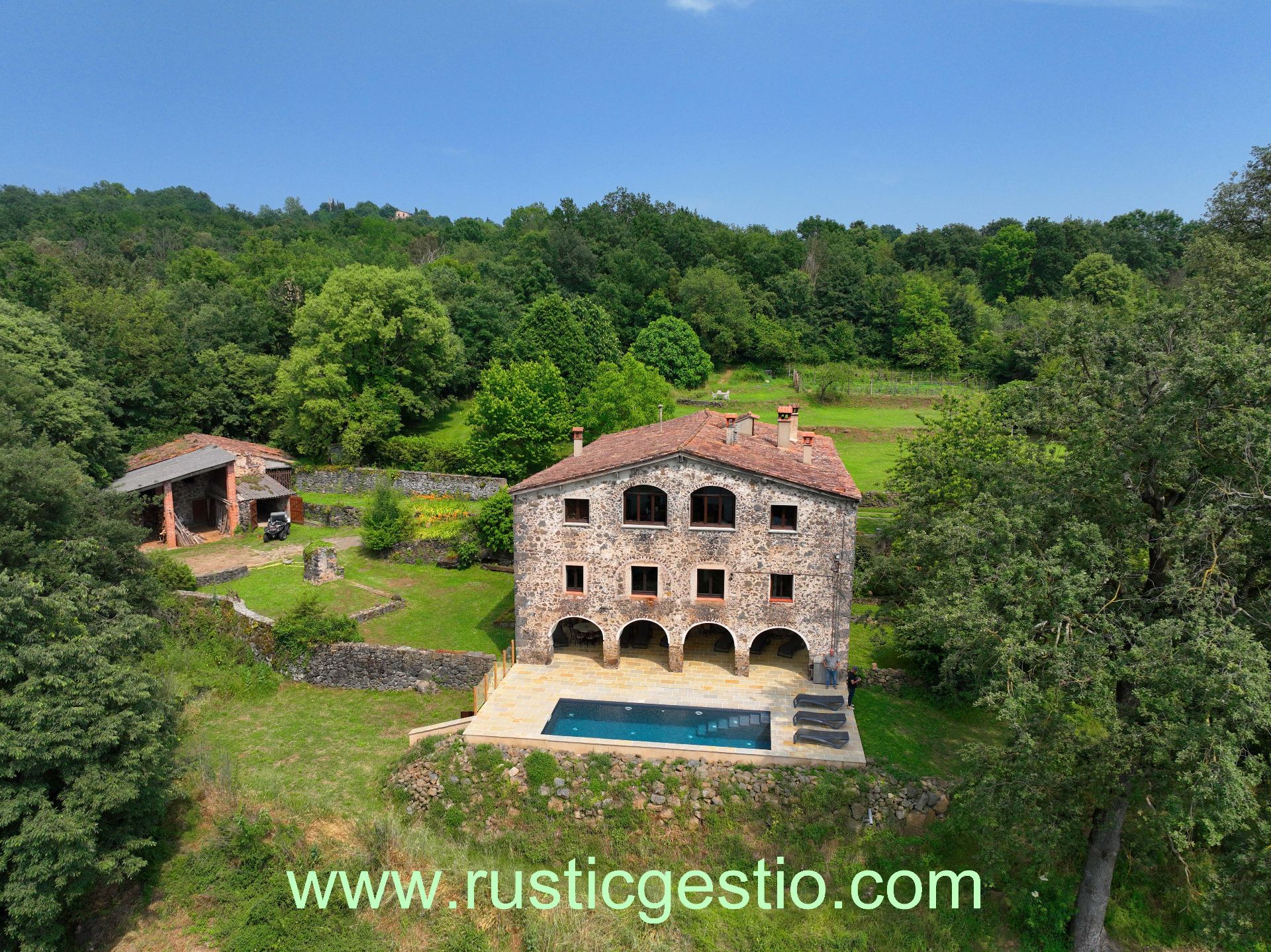 Jardí de Finca rústica en venda en Olot amb Aire condicionat, Jardí privat i Parquet