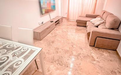 Sala d'estar de Planta baixa en venda en  Córdoba Capital amb Calefacció, Jardí privat i Parquet