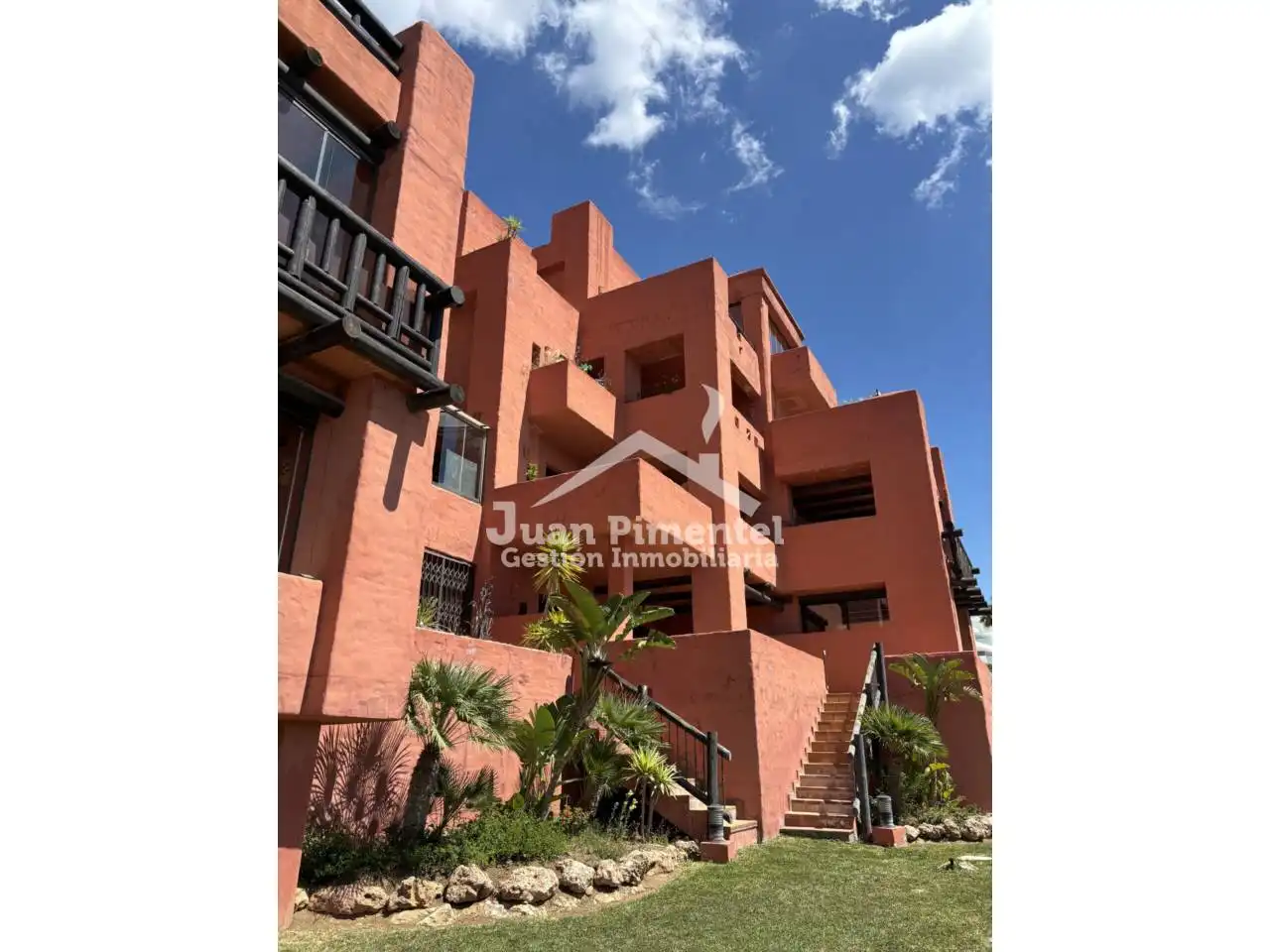 Vista exterior de Apartament en venda en Manilva amb Aire condicionat, Terrassa i Traster