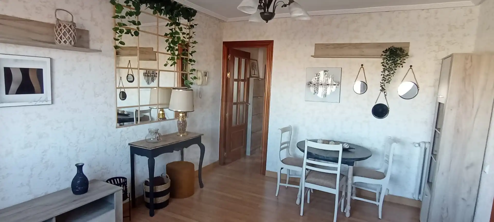 Comedor de Piso de alquiler en León Capital  con Calefacción