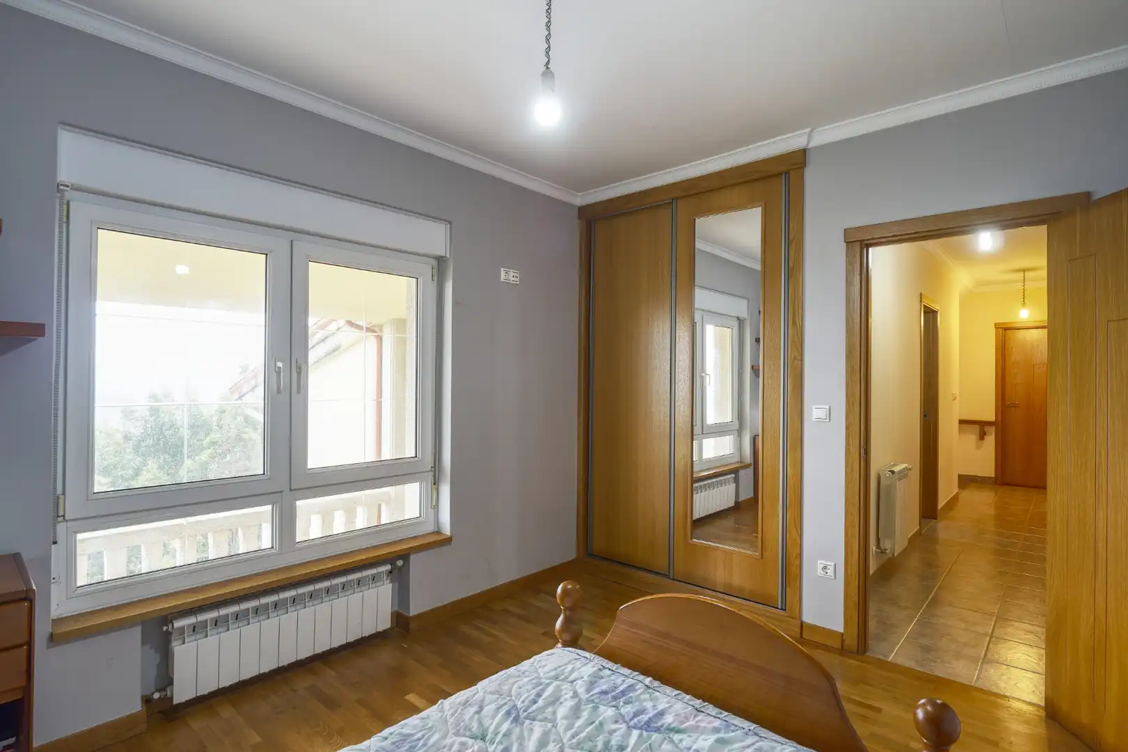 Dormitori de Casa o xalet en venda en Malpica de Bergantiños amb Calefacció, Jardí privat i Parquet