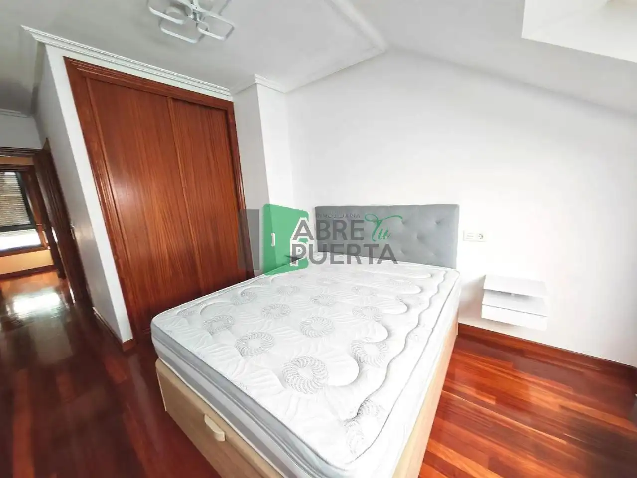 Schlafzimmer von Dachboden zum Verkauf in O Carballiño   mit Heizung und Parkett