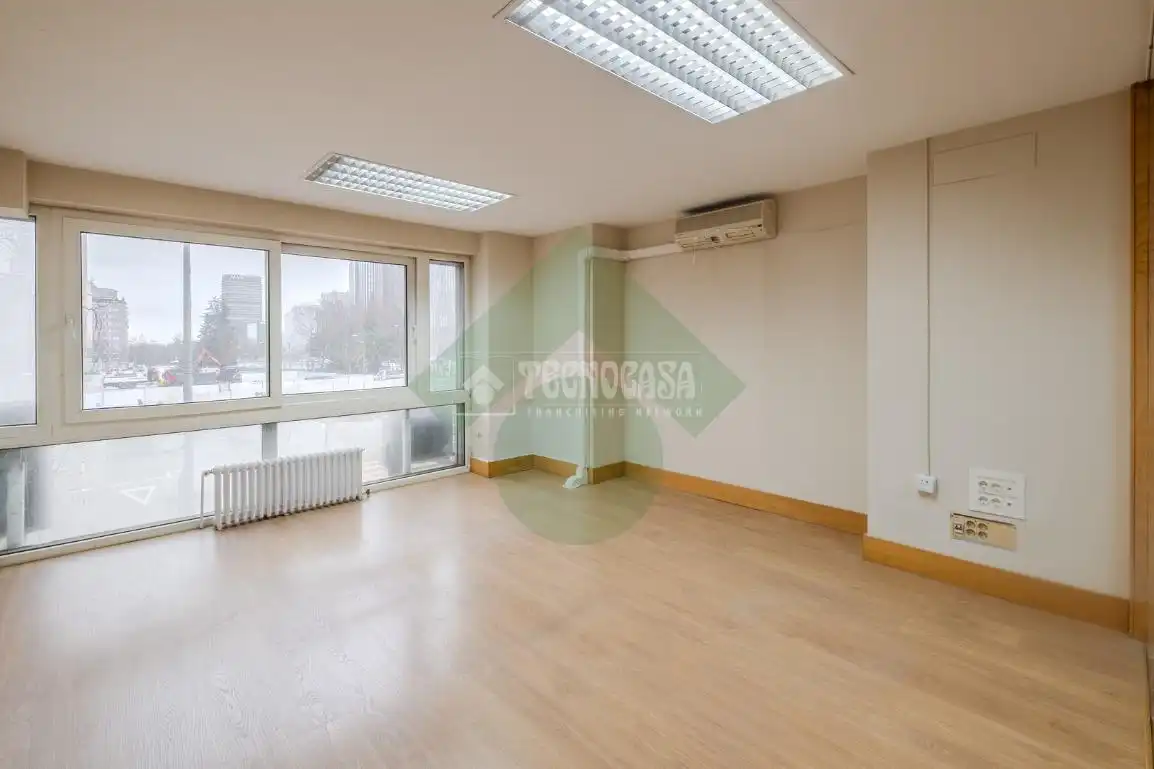 Büro zur Miete in Madrid mit Klimaanlage und Heizung