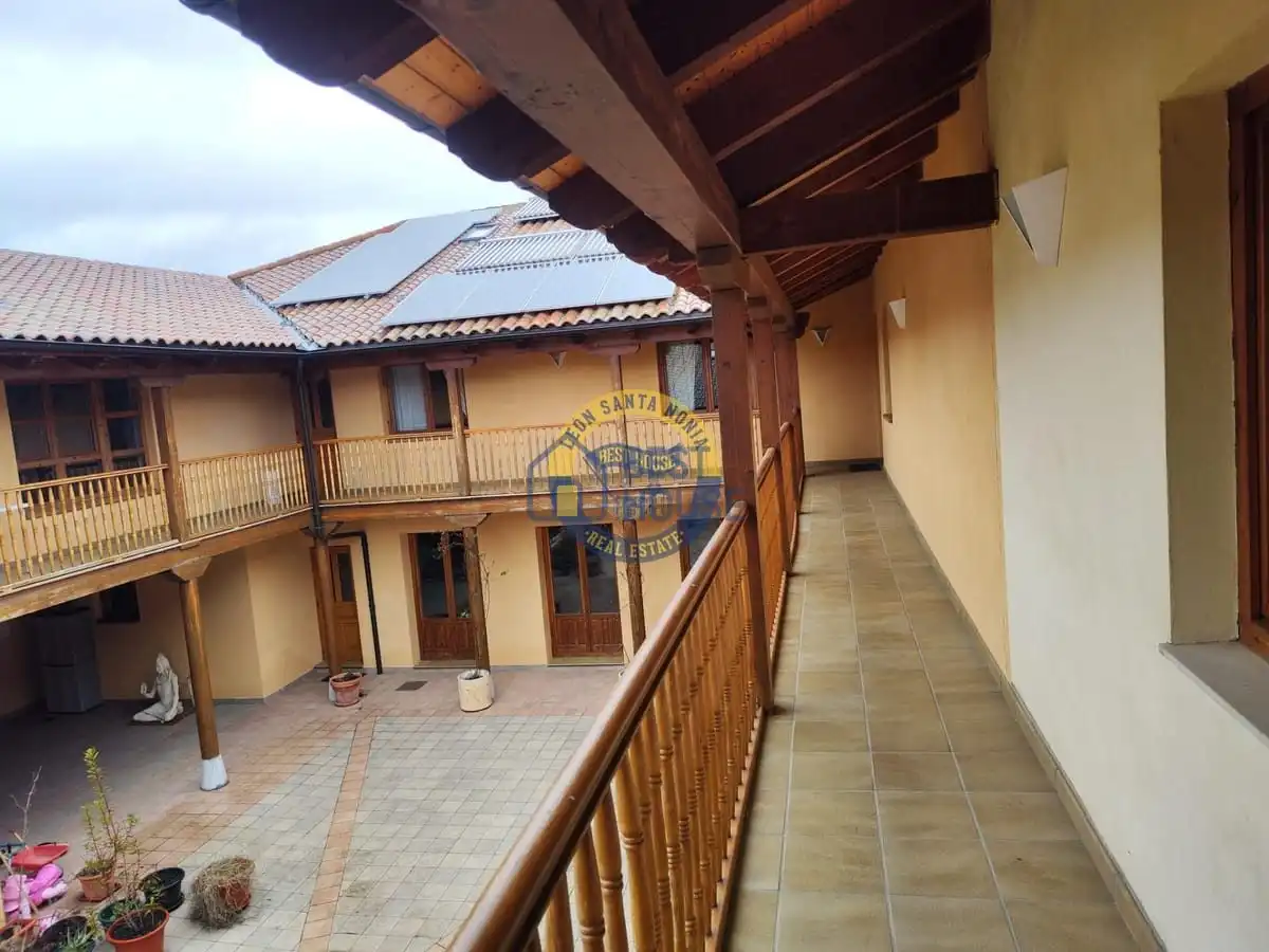 Vista exterior de Casa o chalet en venta en Villaquilambre con Calefacción, Jardín privado y Parquet