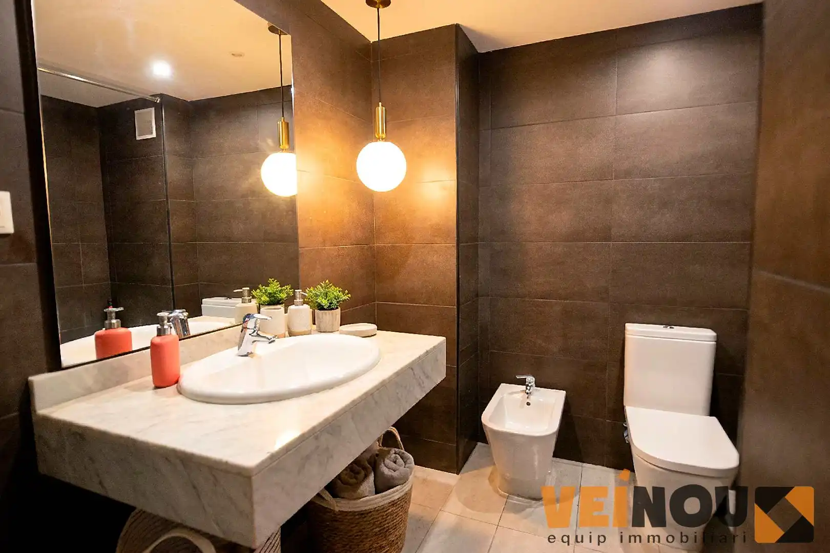 Bathroom of Flat for sale in Badalona  with Air Conditioner, Heating and Terrace