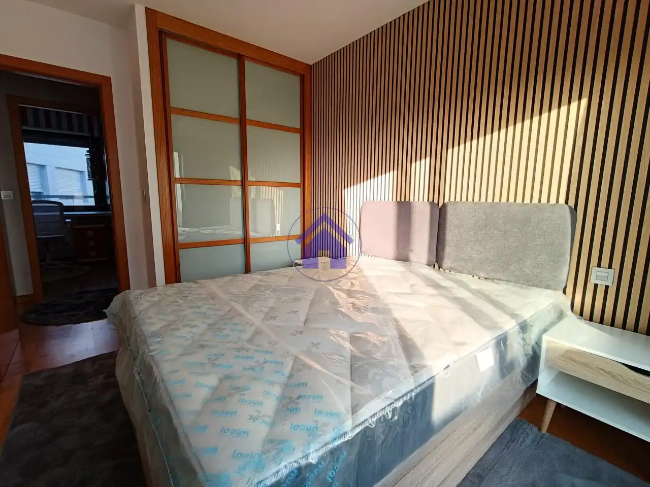 Habitación de Piso en venta en Vigo  con Calefacción, Terraza y Piscina