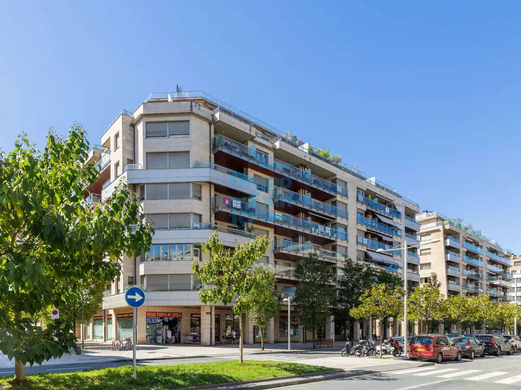 Vista exterior de Pis en venda en Donostia - San Sebastián  amb Aire condicionat, Calefacció i Terrassa