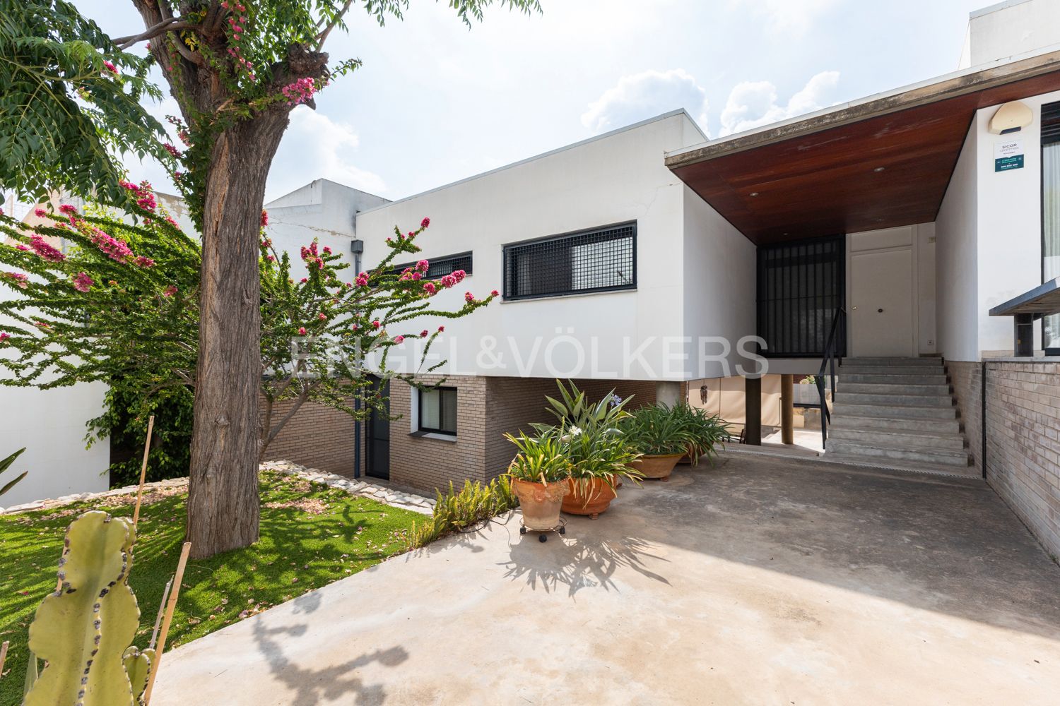 Vista exterior de Casa o xalet en venda en Godella amb Calefacció i Jardí privat