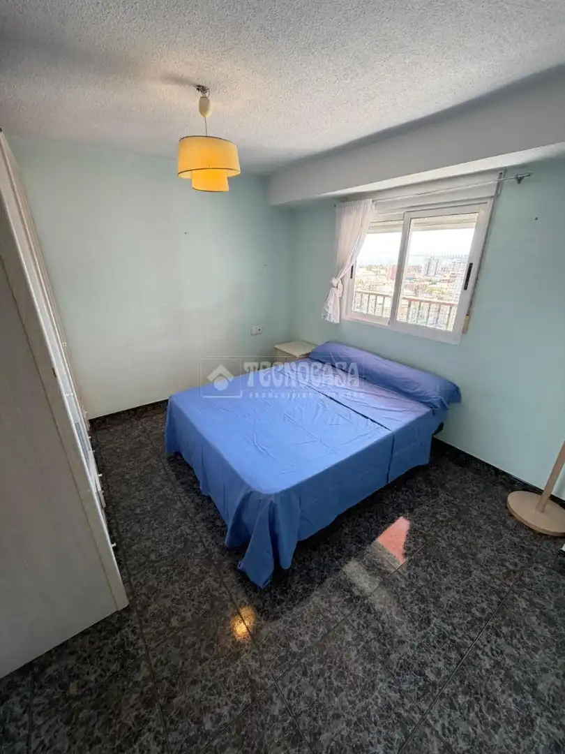Habitación de Piso en venta en Alicante / Alacant con Balcón