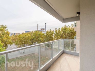 Piso con balcón en venta en Calle Any dels negats .